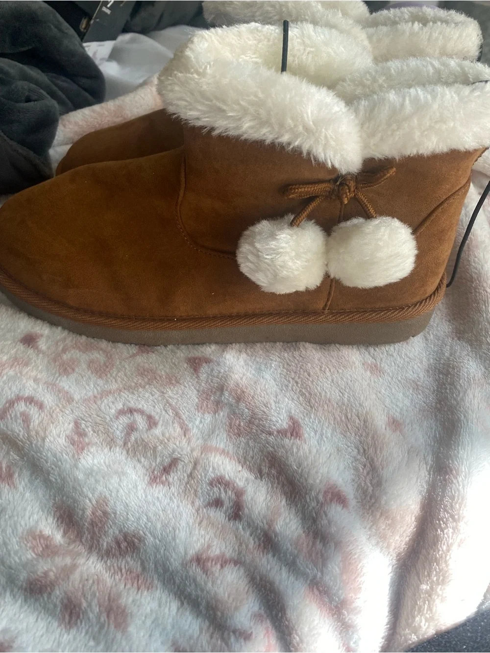 Women’s Cozy Faux-Suede Ankle Boots with Plush Fur Lining - Brown